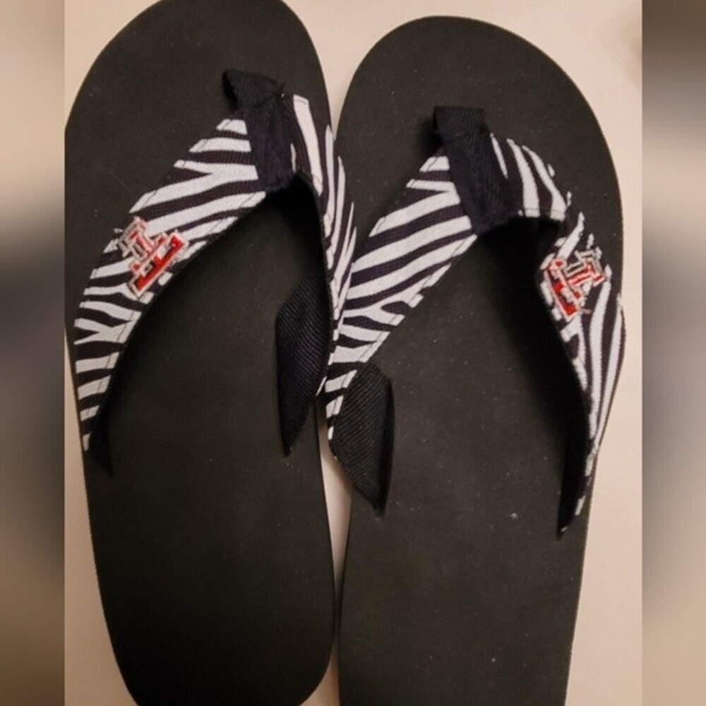 Texas Tech University Flip Flops Size 7, Black with TTU Logo on side